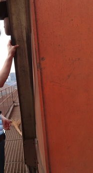 重型起重設(shè)備箱型豎梁表面鼓包原因分析與對(duì)策